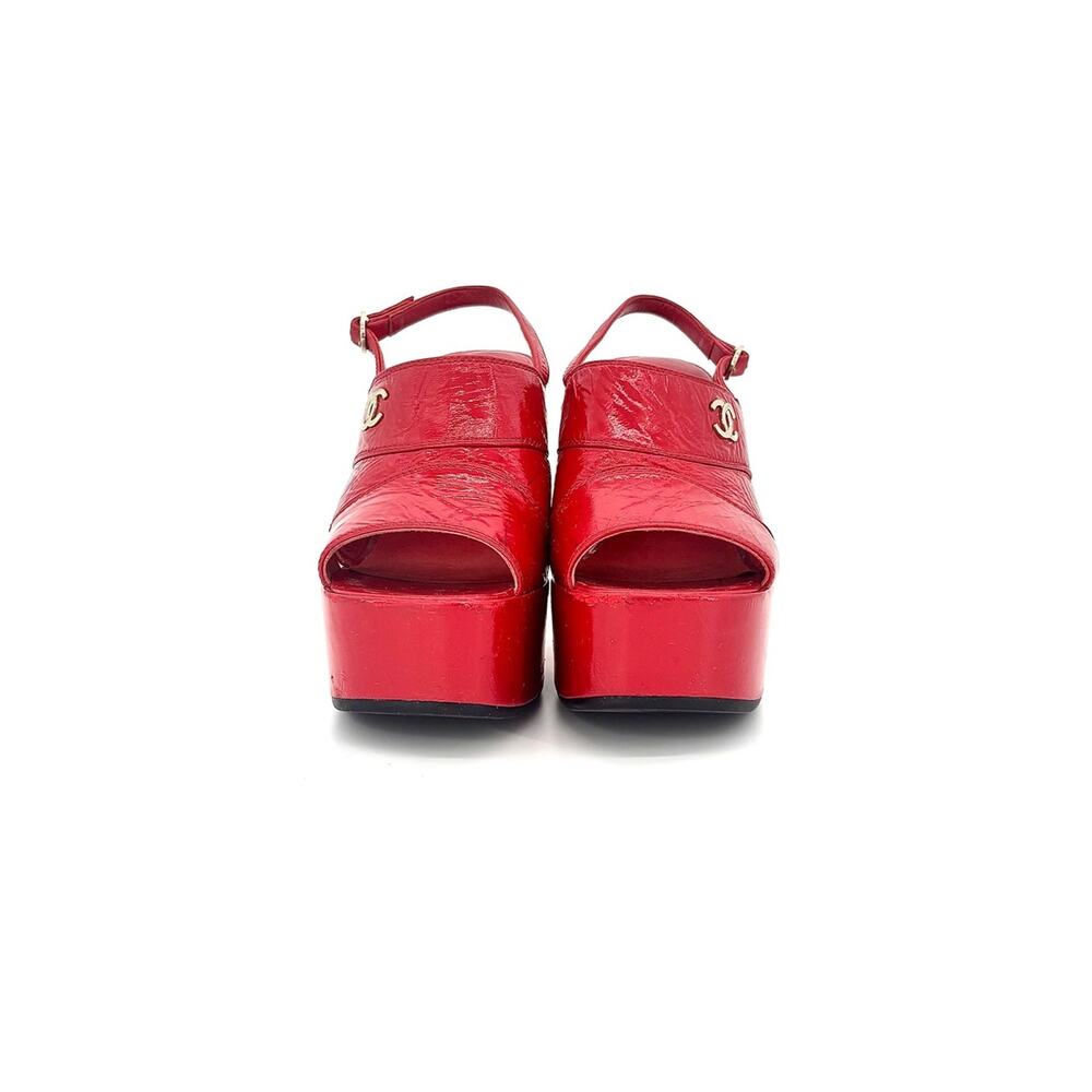 Chanel Interlocking CC Crumpled Patent Lambskin Red Platform Sandals 37 - Picture 3 of 11